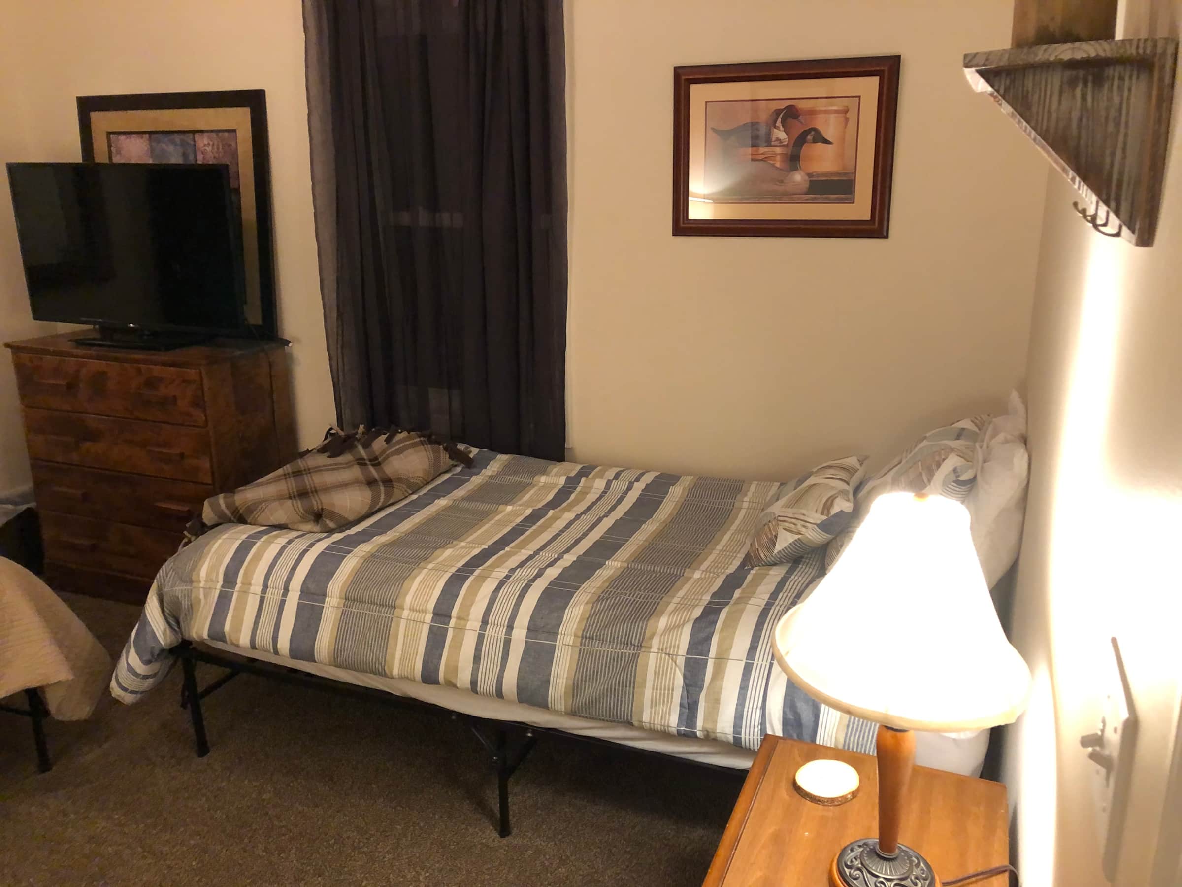 Another downstairs room with 2 TwinXL beds