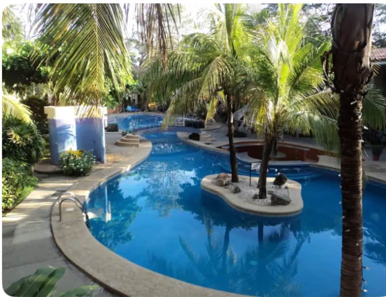 Pool island