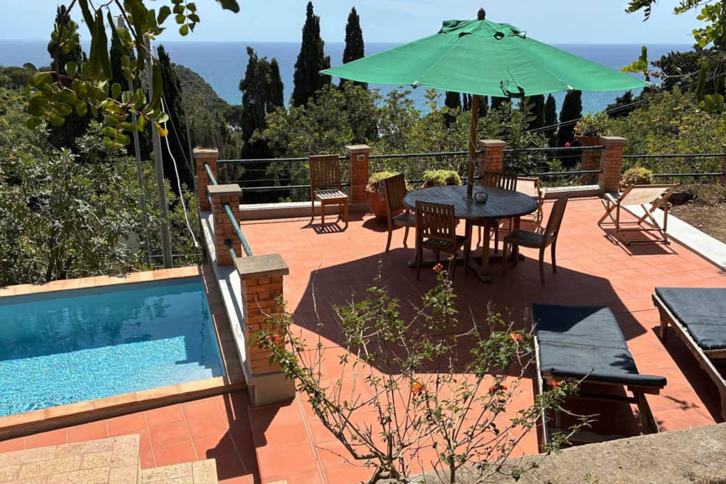 Piscine Torre Bianca avec vue panoramique sur la mer de Gaeta et la Riviera di Ulisse
