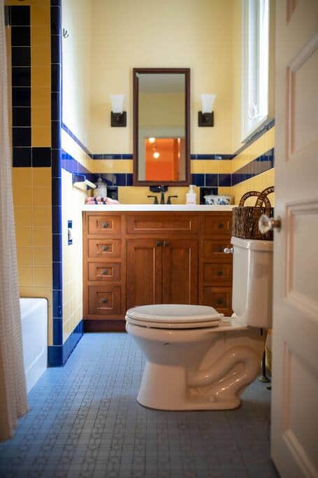 Full bathroom Full bathroom
