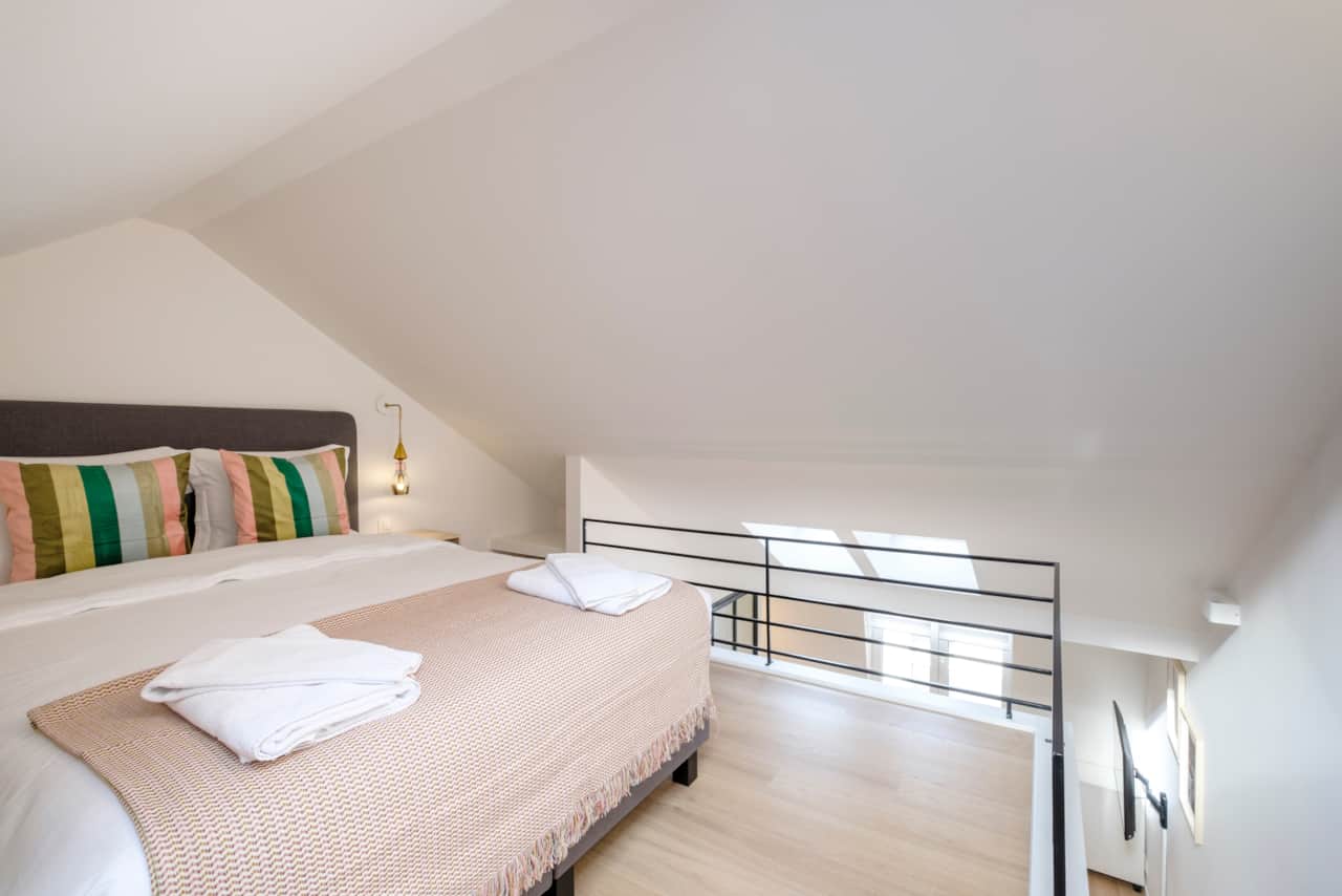 ROOM 4 MEZZANINE-6