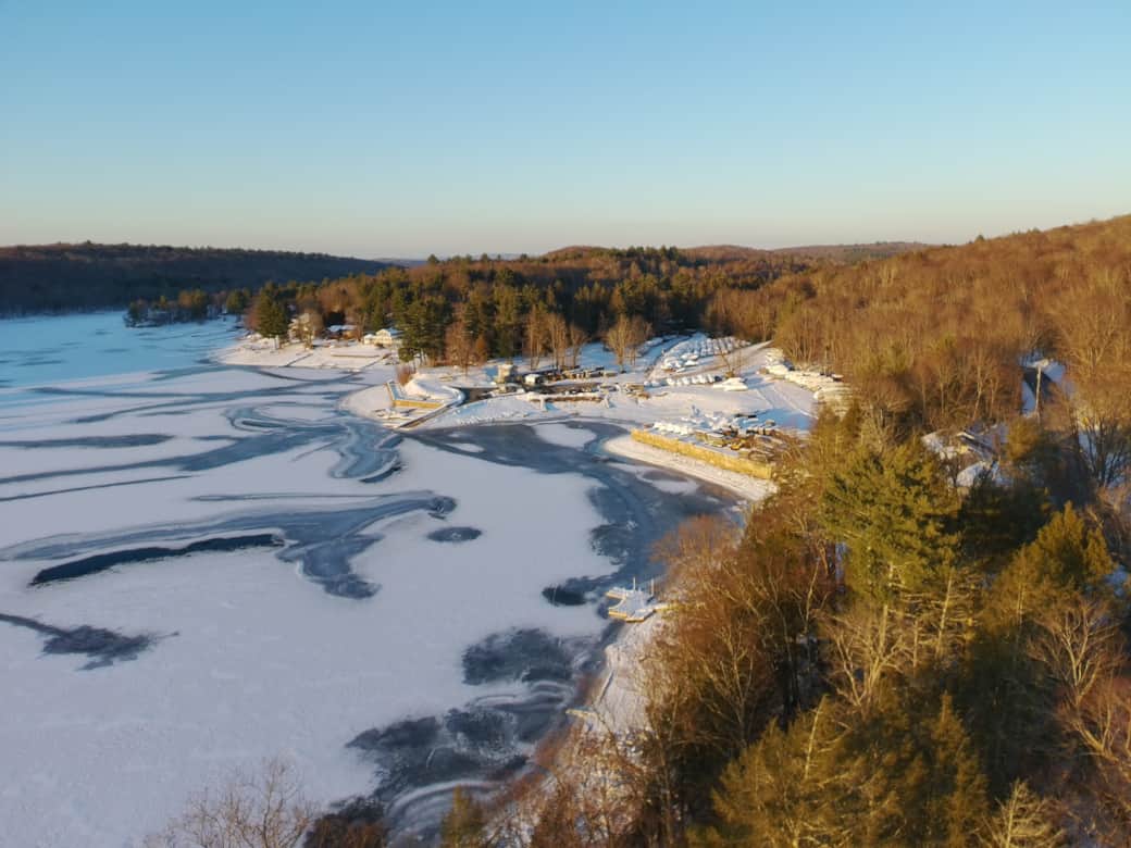 The lake freezes over in winter. The lake freezes over in winter.