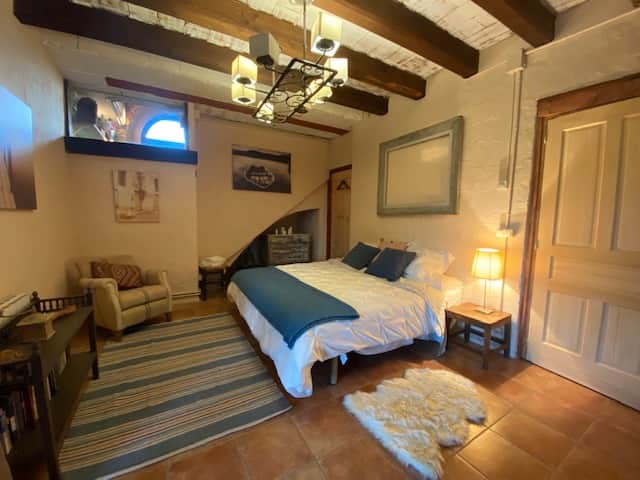 Guest room 6 with shared bath
