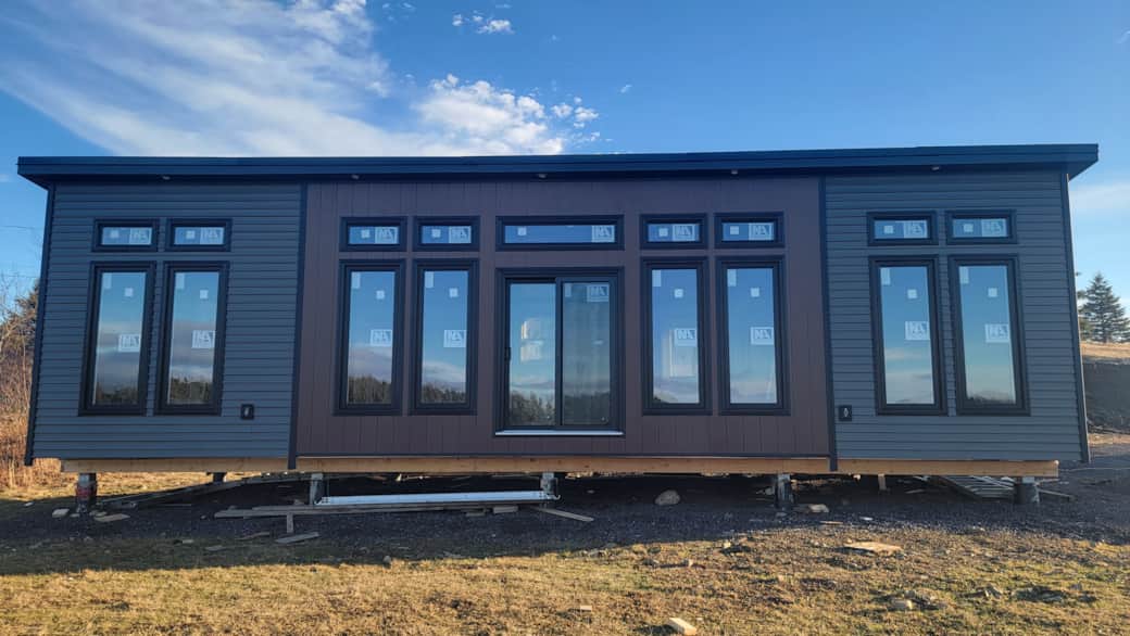 This is our fourth cottage on the property, 2 queen bedrooms fully equiped. This is our fourth cottage on the property, 2 queen bedrooms fully equiped.