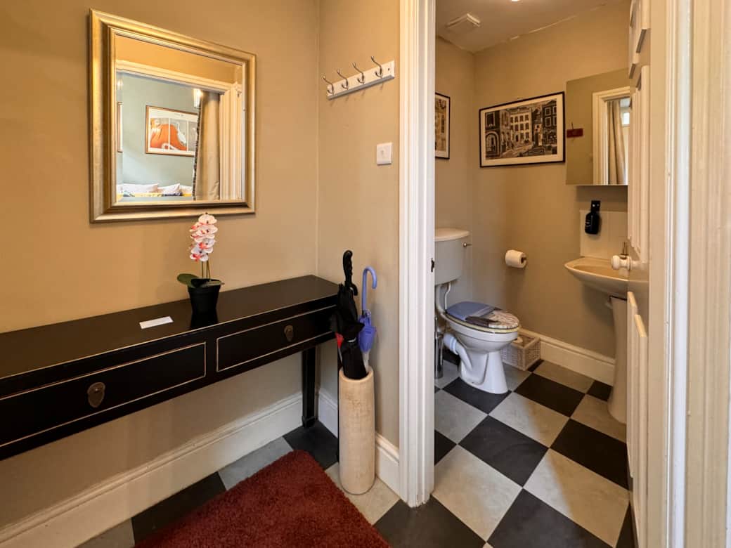 Entrance and 2nd bathroom