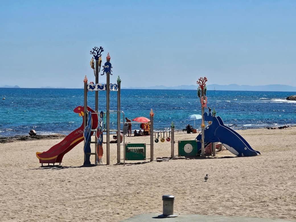 Beach in front of apartment 1