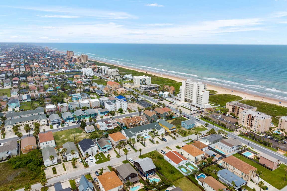 3-Min walk to the beach