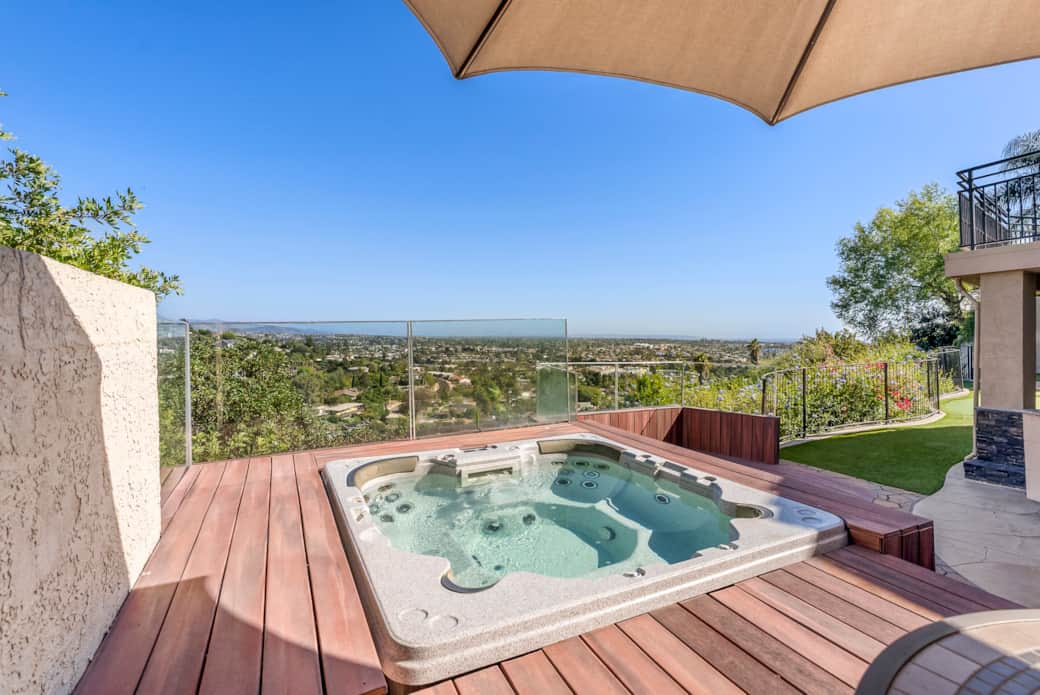 Private Jacuzzi with Ocean Views Private Jacuzzi with Ocean Views