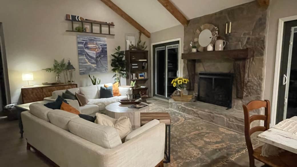 Main level Living Room, coy sofas & gas fireplace