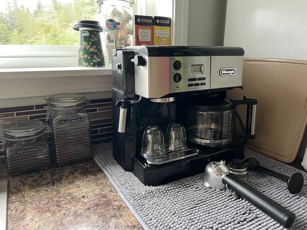 Start your day with espresso, coffee, tea or hot cocoa — we've got you covered. ☕