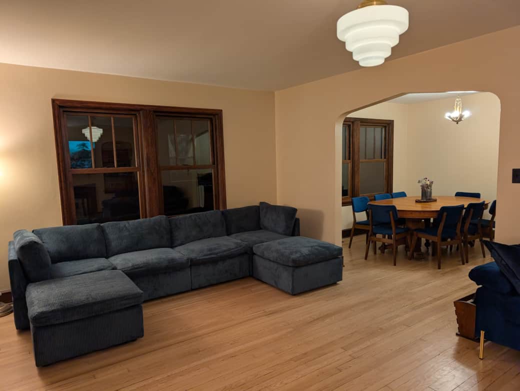 Plenty of room to dine, lounge, & socialize