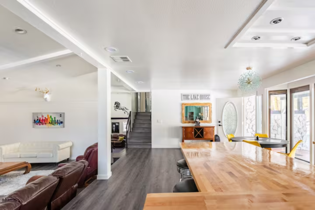 Kitchen Island looking inside