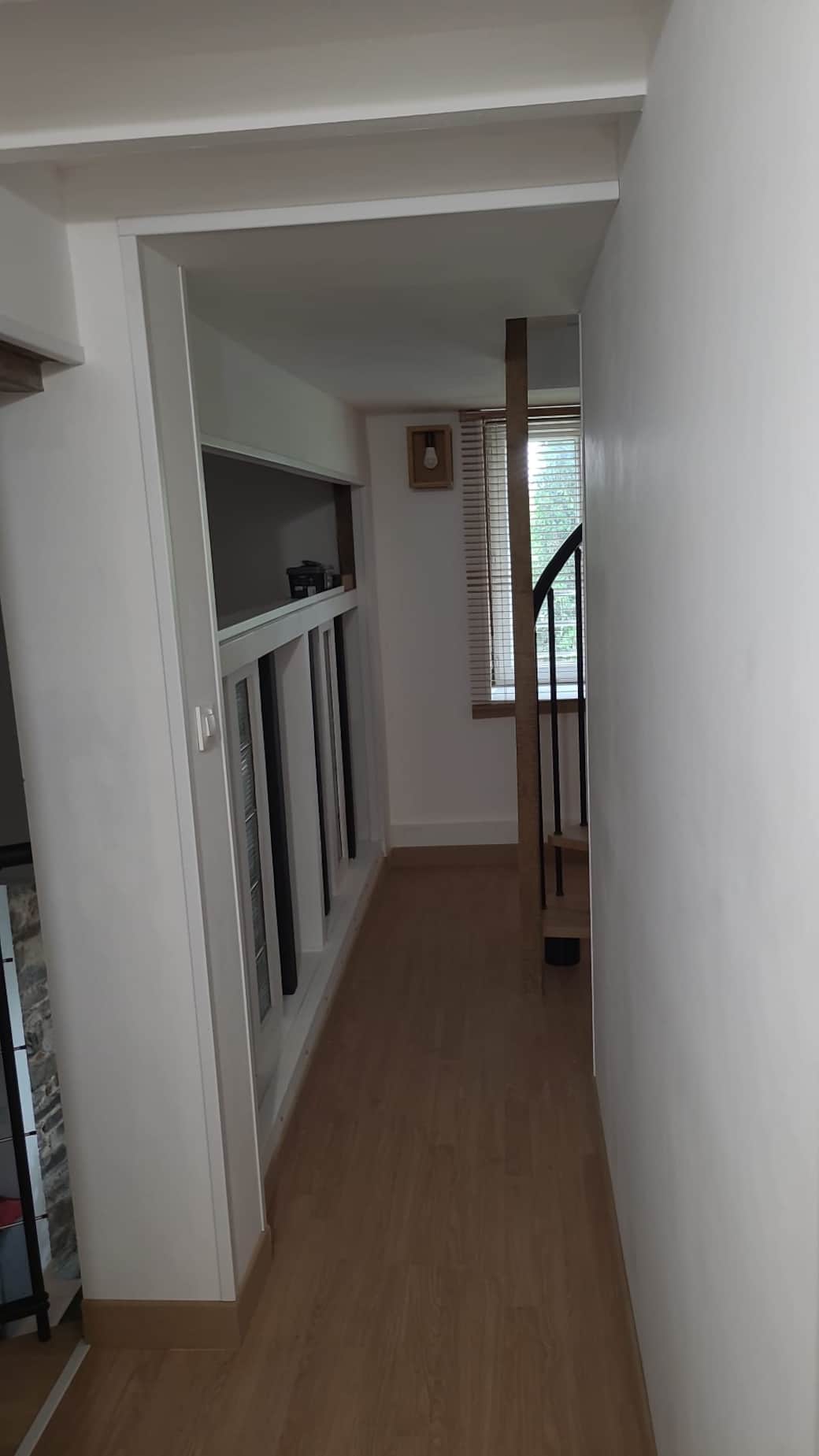 Flur zum Schlafzimmer im Erdgeschoss Bild 3