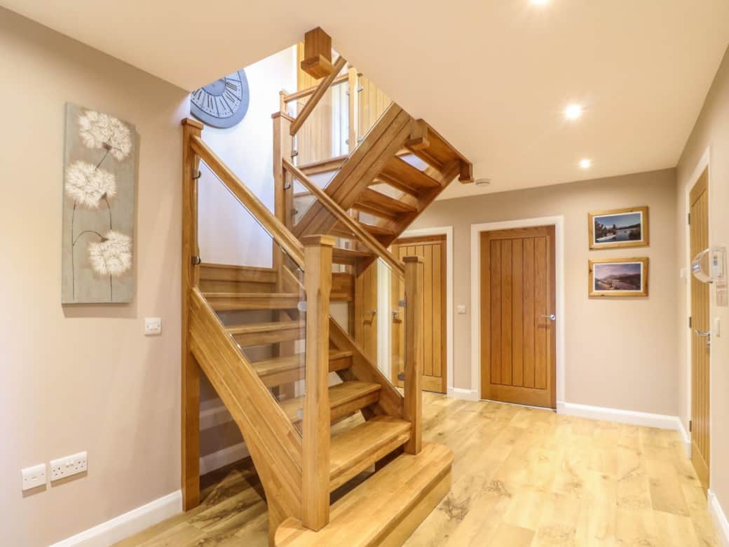 Spacious downstairs hall 