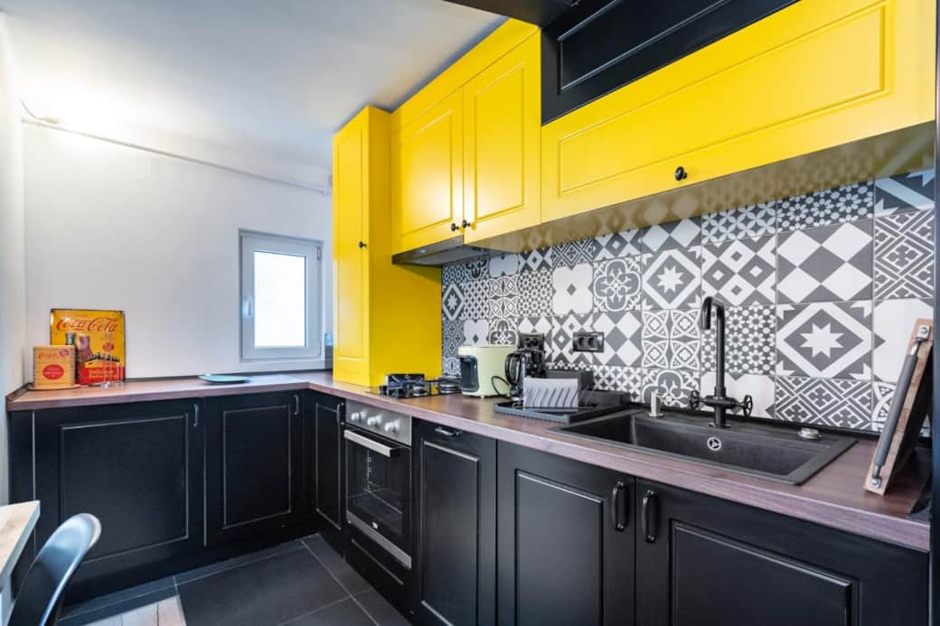 Fully equipped kitchen in 4-bedroom duplex apartment in Central Bucharest Fully equipped kitchen in 4-bedroom duplex apartment in Central Bucharest