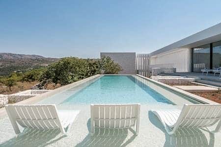 Villa de luxe avec piscine privée, au milieu de la nature et vue mer