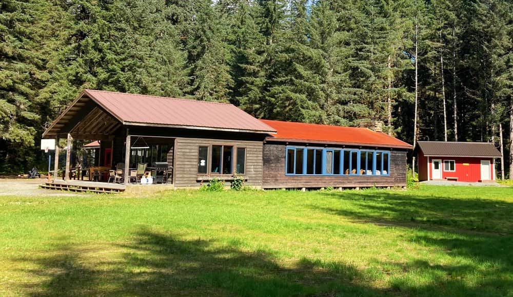 Lodge Outside Lodge Outside