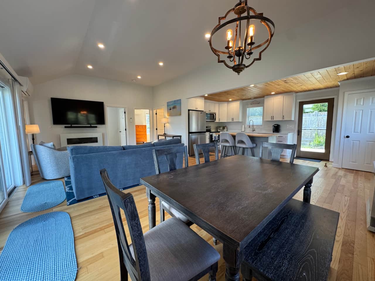 Dining room table