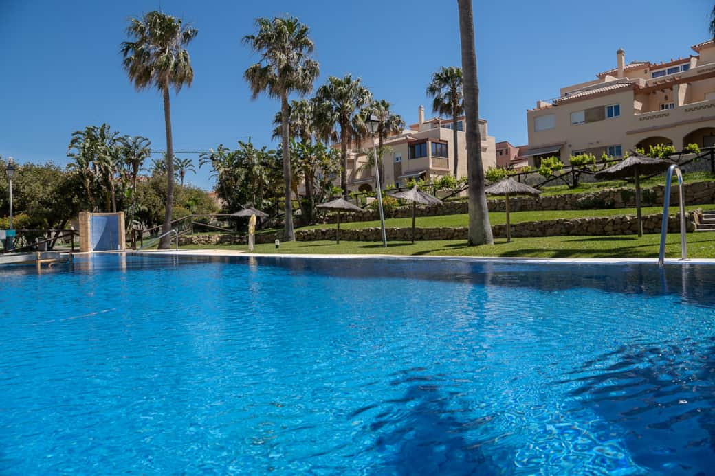 Beautiful, large pool and garden