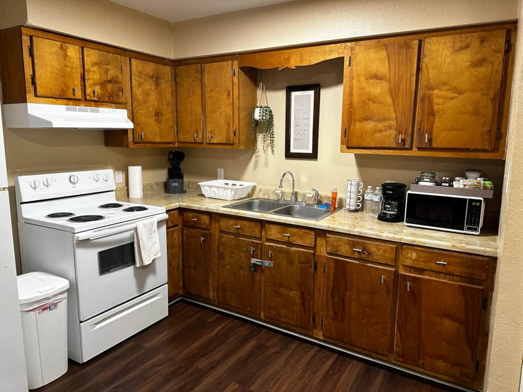 Full kitchen with all essentials to make a meal