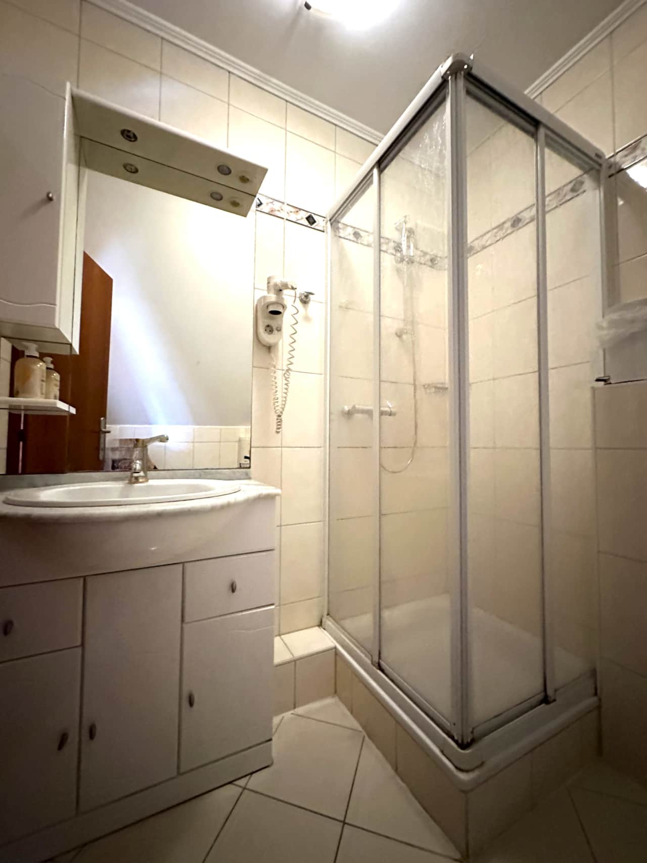 Badezimmer Zimmer 1 Gonsenheimer Hof