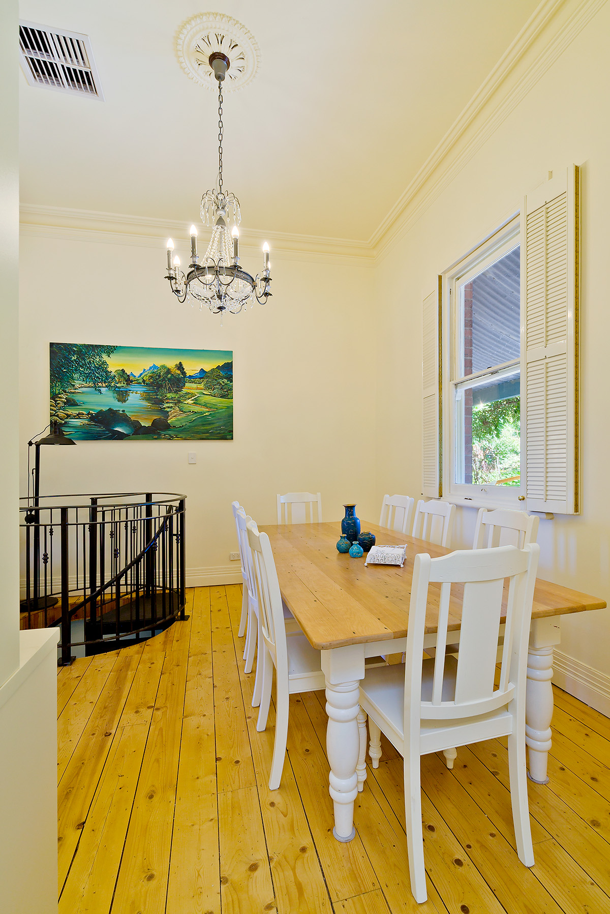 Dining inside or outside