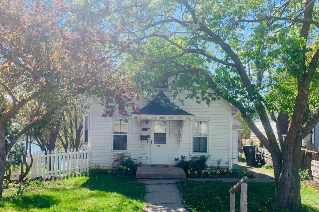 Front walkway and entrance 