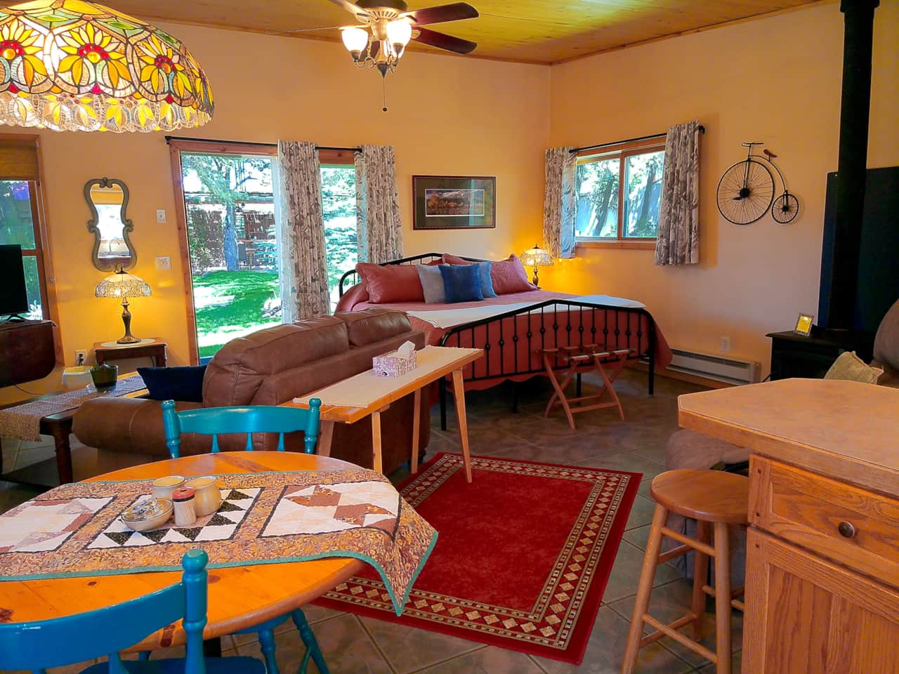 King Bed Living and Dining Area