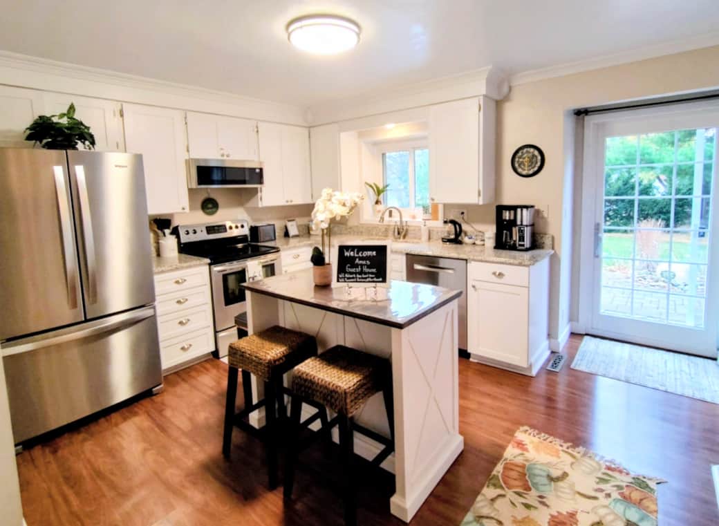 The kitchen is well stocked with eco-friendly and green cookware for your enjoyment! The kitchen is well stocked with eco-friendly and green cookware for your enjoyment!