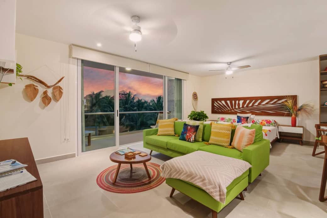 Experience luxury and comfort in our studio penthouse, featuring stunning views and a private balcony where you can relax, feel the ocean breeze, and fully disconnect in paradise.