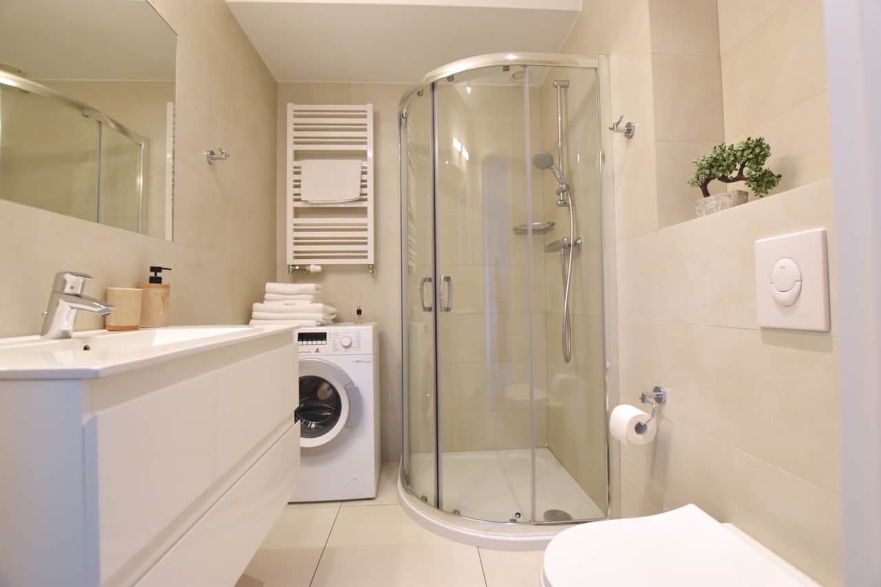 Bathroom with washing machine