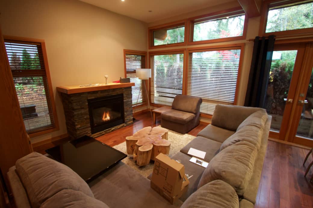 LUXURY RELAXATION & LIVING FLAME FIREPLACE