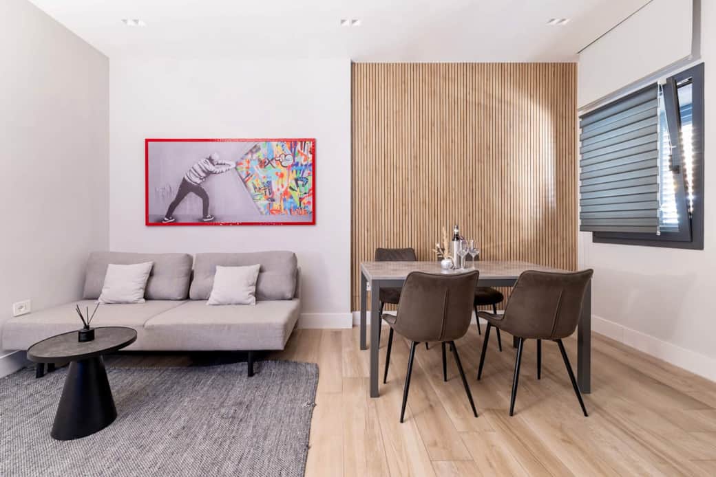 Comfortable large Living area with sofa bed