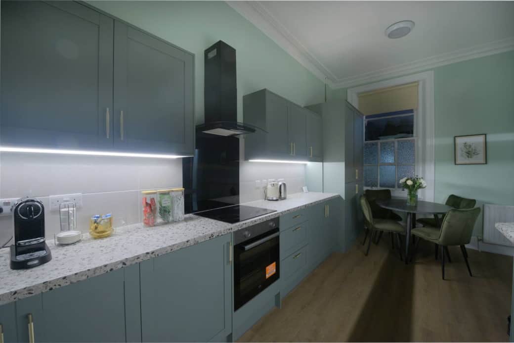 Full Kitchen 2 Full Kitchen 2