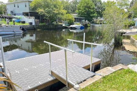 Floating dock 