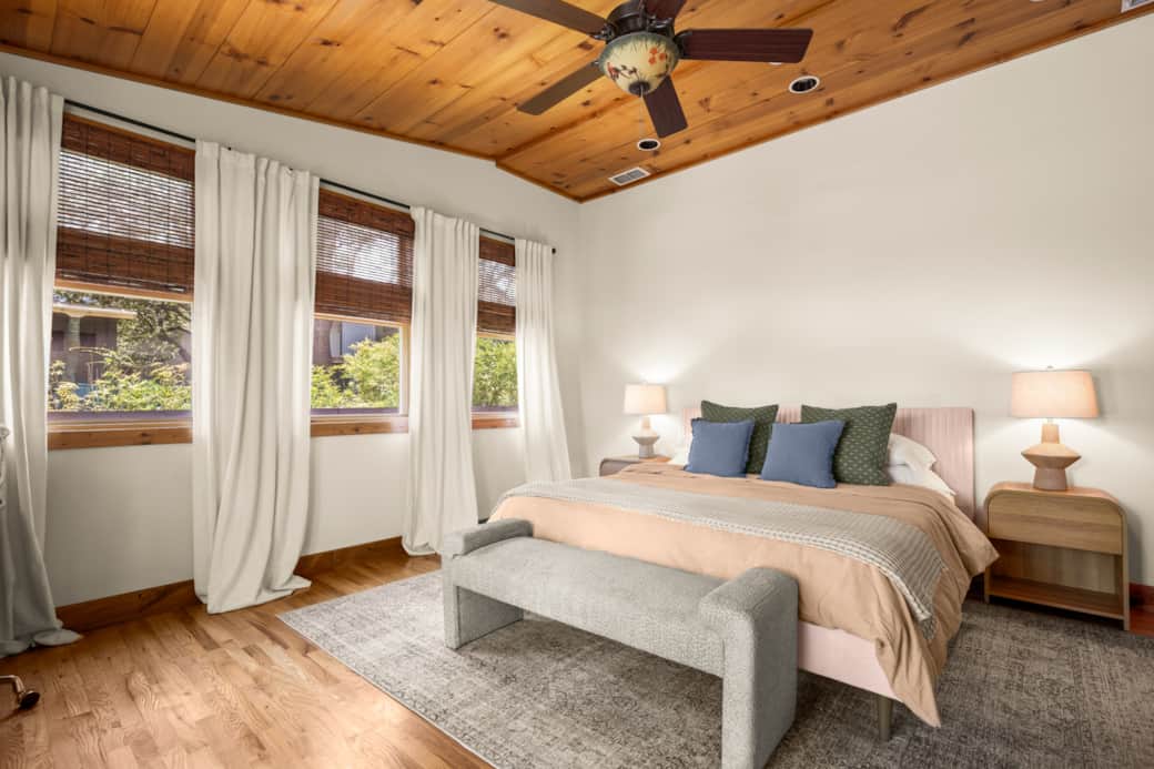 Primary Bed - Bed and Bench