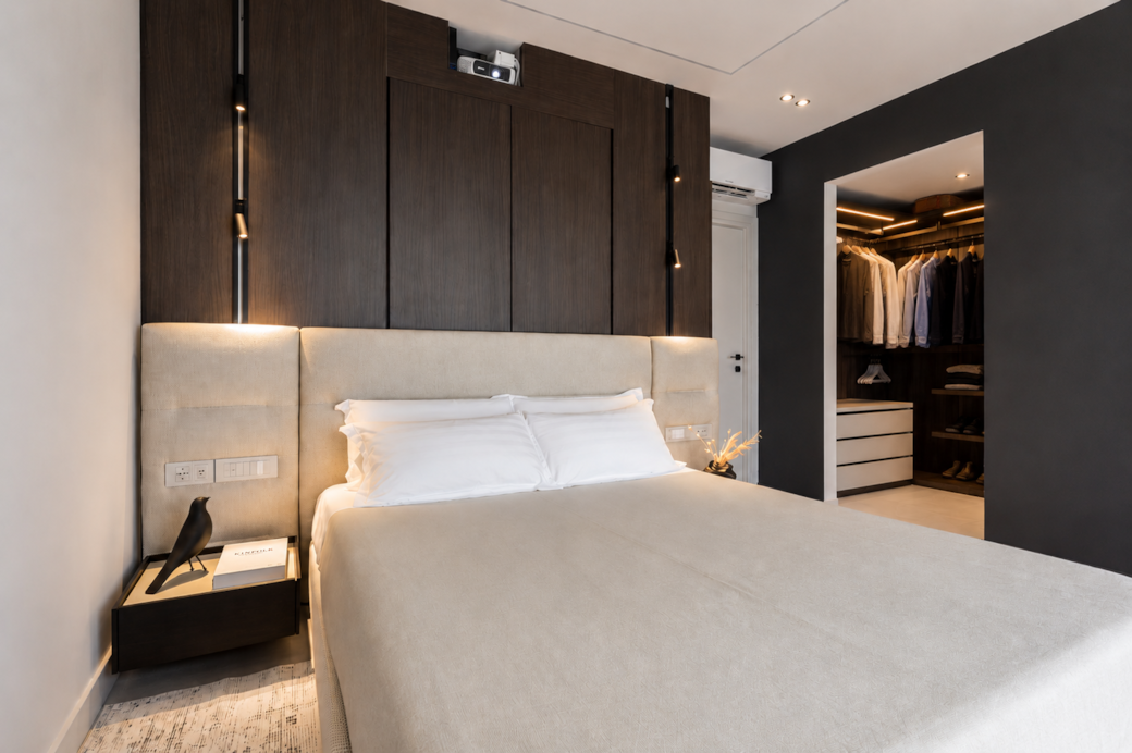 AZULIS Aramis villa RENTAL12 Golfo Aranci modern master bedroom walk in closet