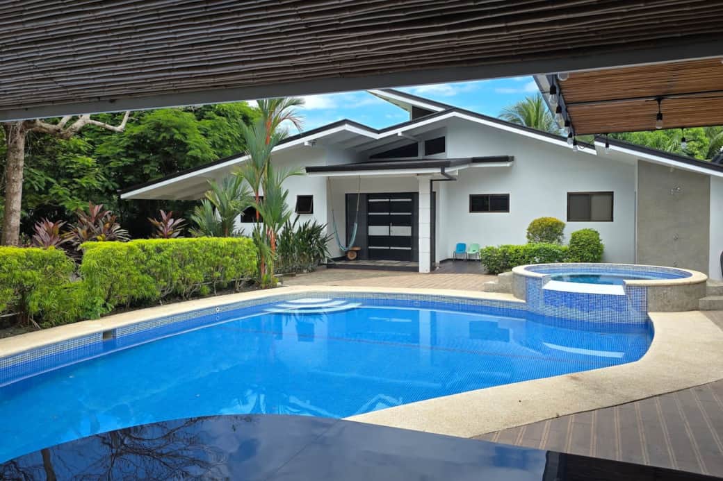A private pool all to yourselves 