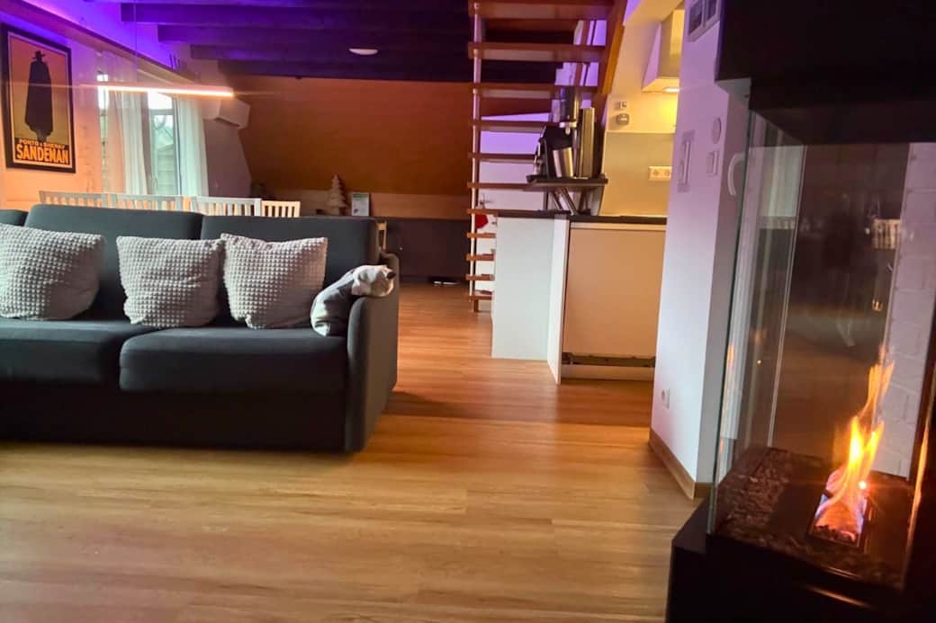 Abendstunden vor dem Kamin genießen Abendstunden vor dem Kamin genießen