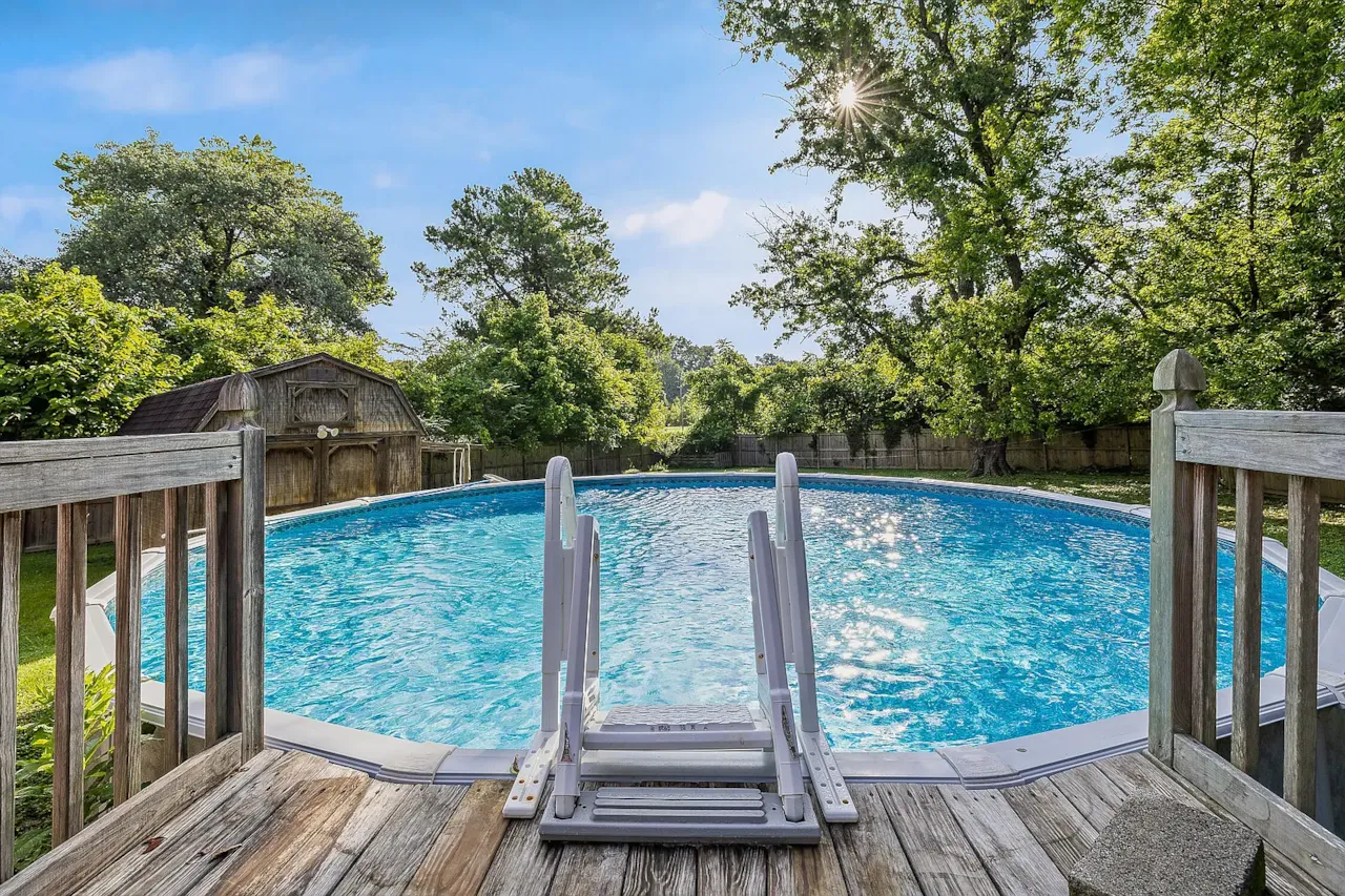Gated, LARGE pool with deck, avl between April-Sept