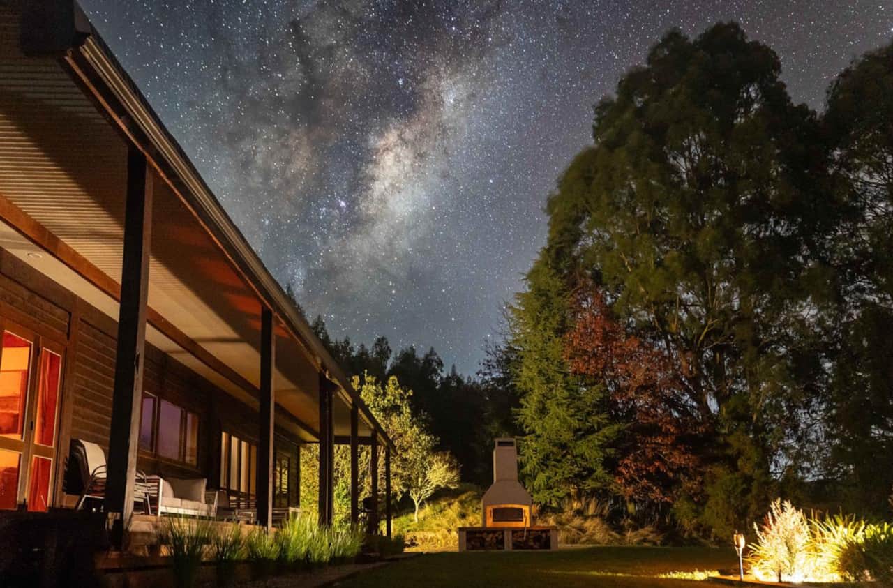 Stargazing high above Kinloch Village at Muirs Reef Lodge-Luxury Holiday House