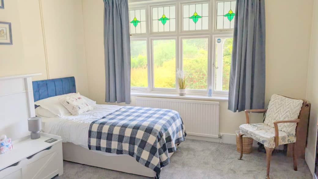Twin Bedroom
