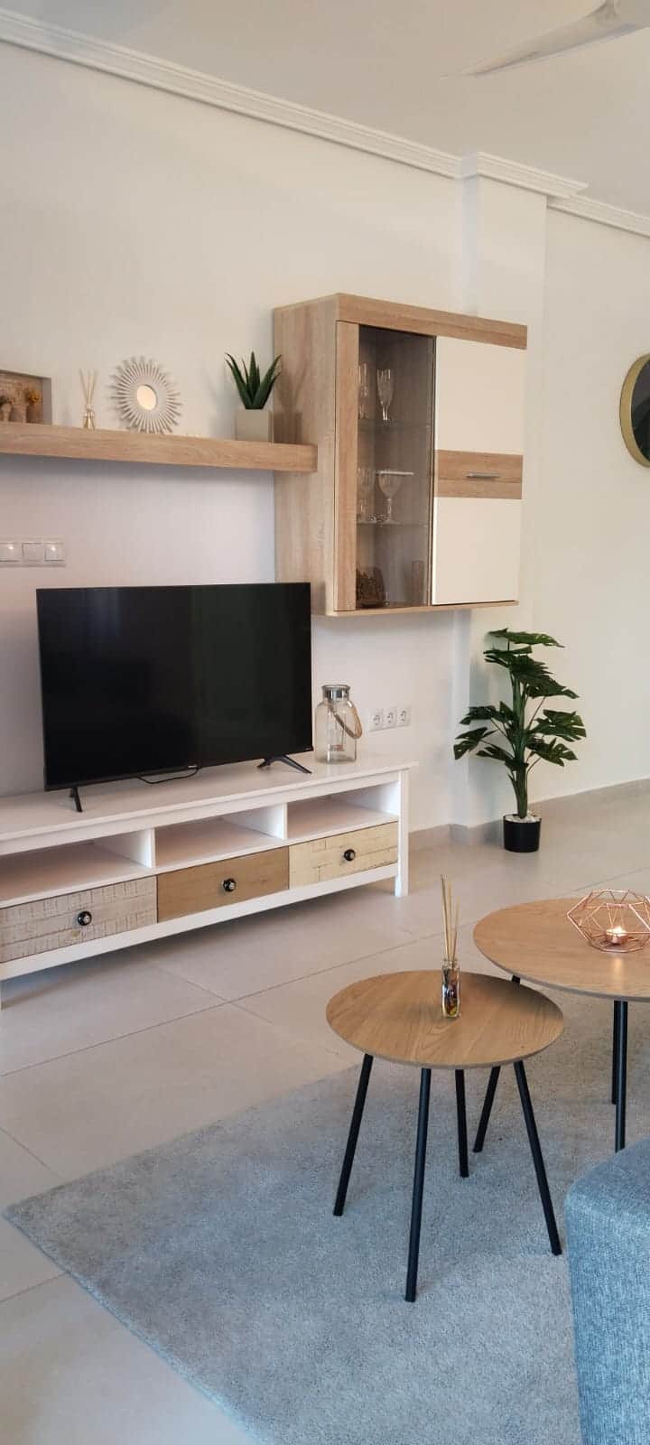 bright tv longue area