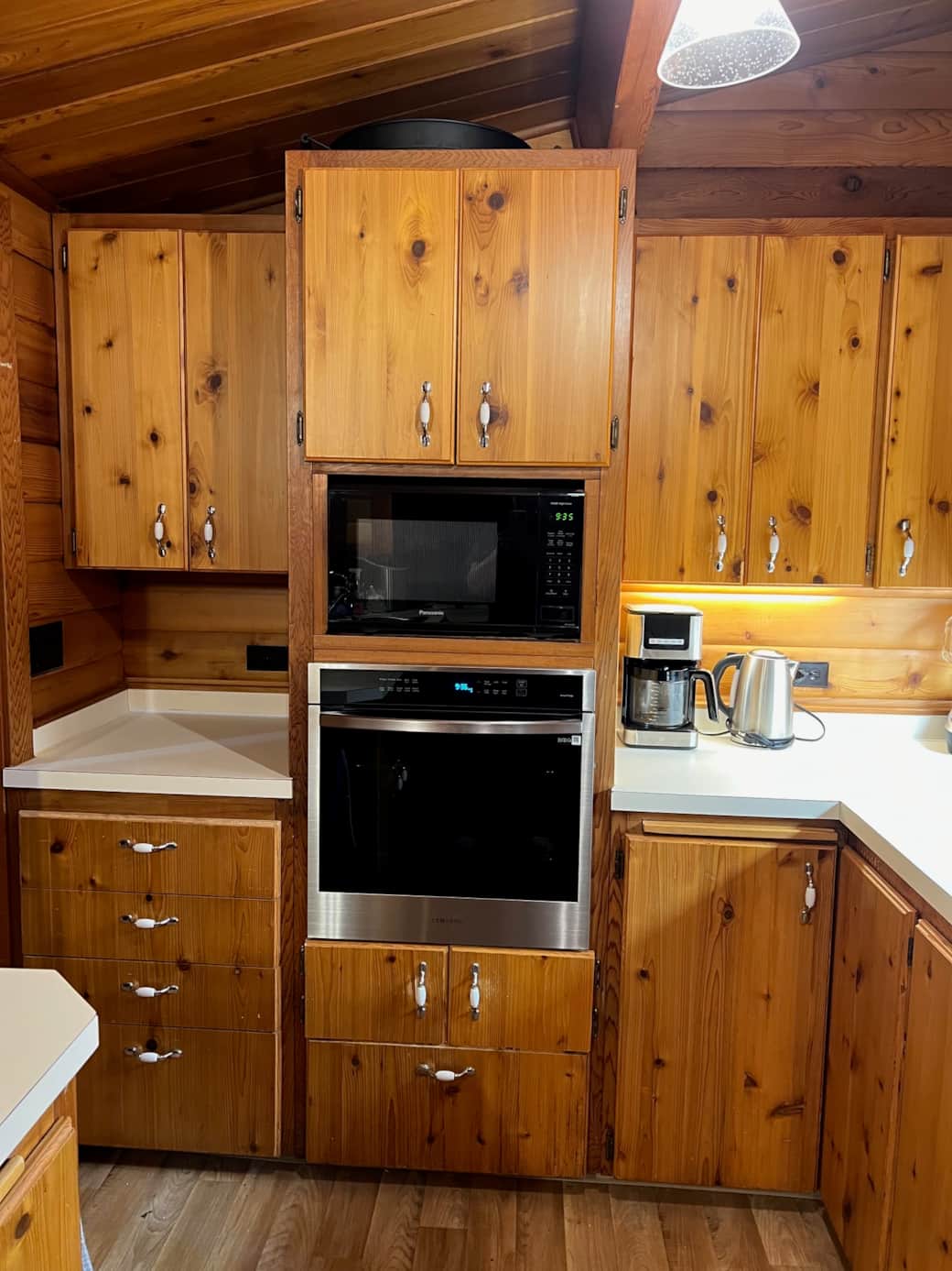Brand new stove, icemaker, fridge and DW