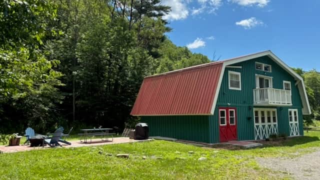 Two Bedroom Accomodations at the Lanesville Barnhouse