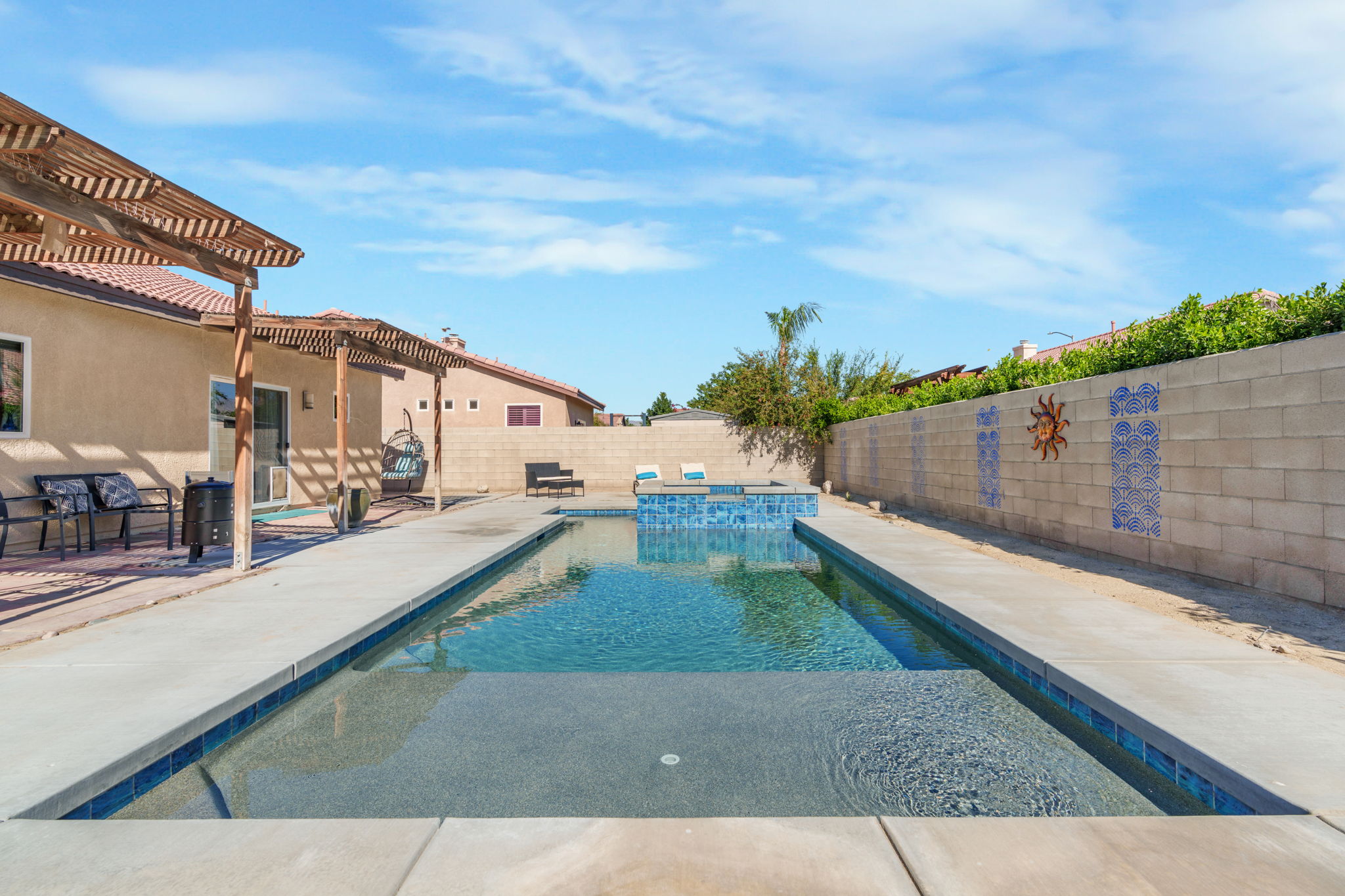 Desert Oasis: Pool, Spa, Arcade & Central Location