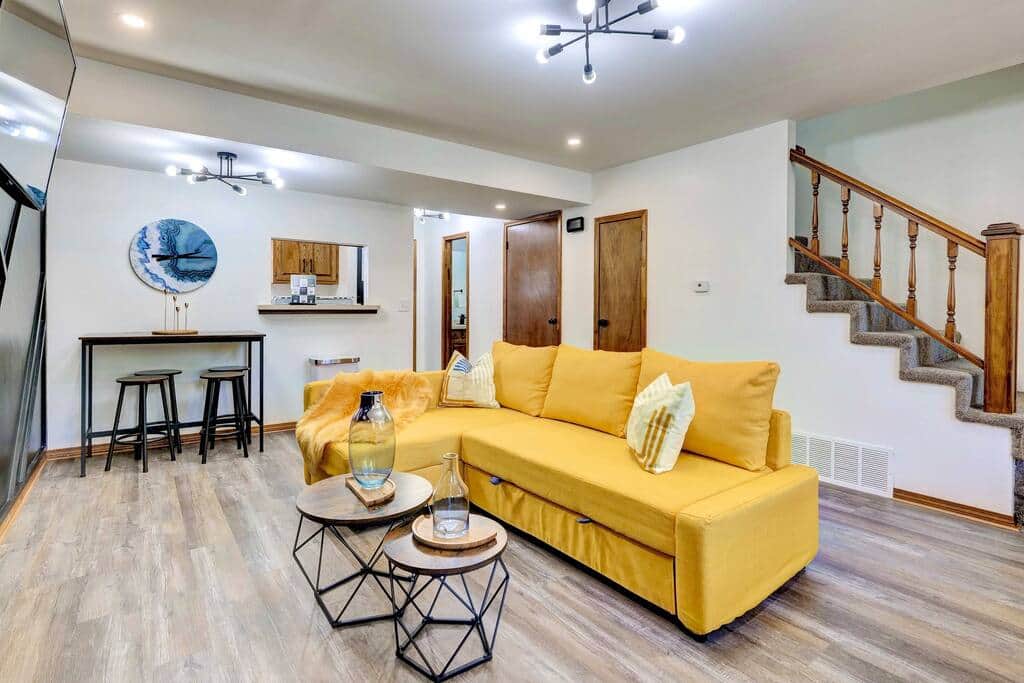 Living room with cozy pull out couch and Smart TV Living room with cozy pull out couch and Smart TV