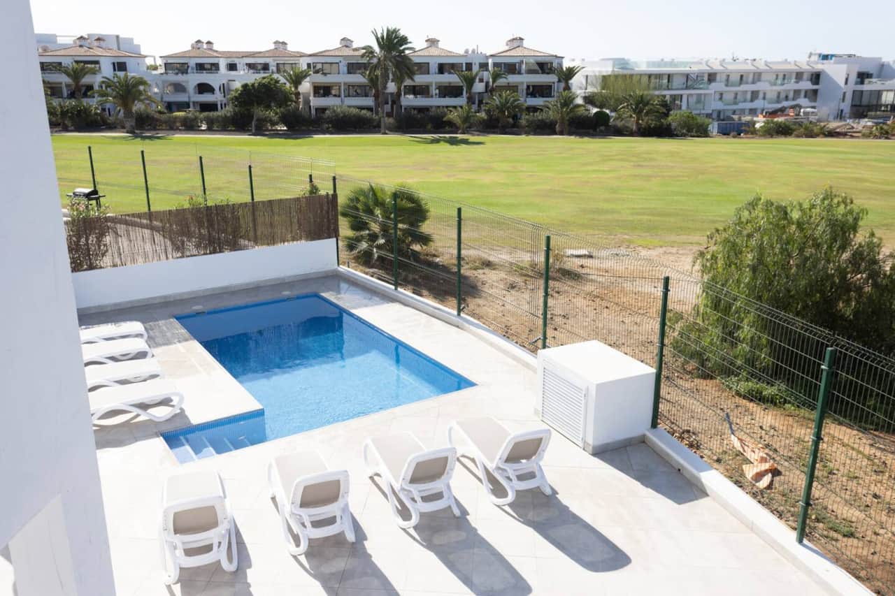 Pool (Outdoor)