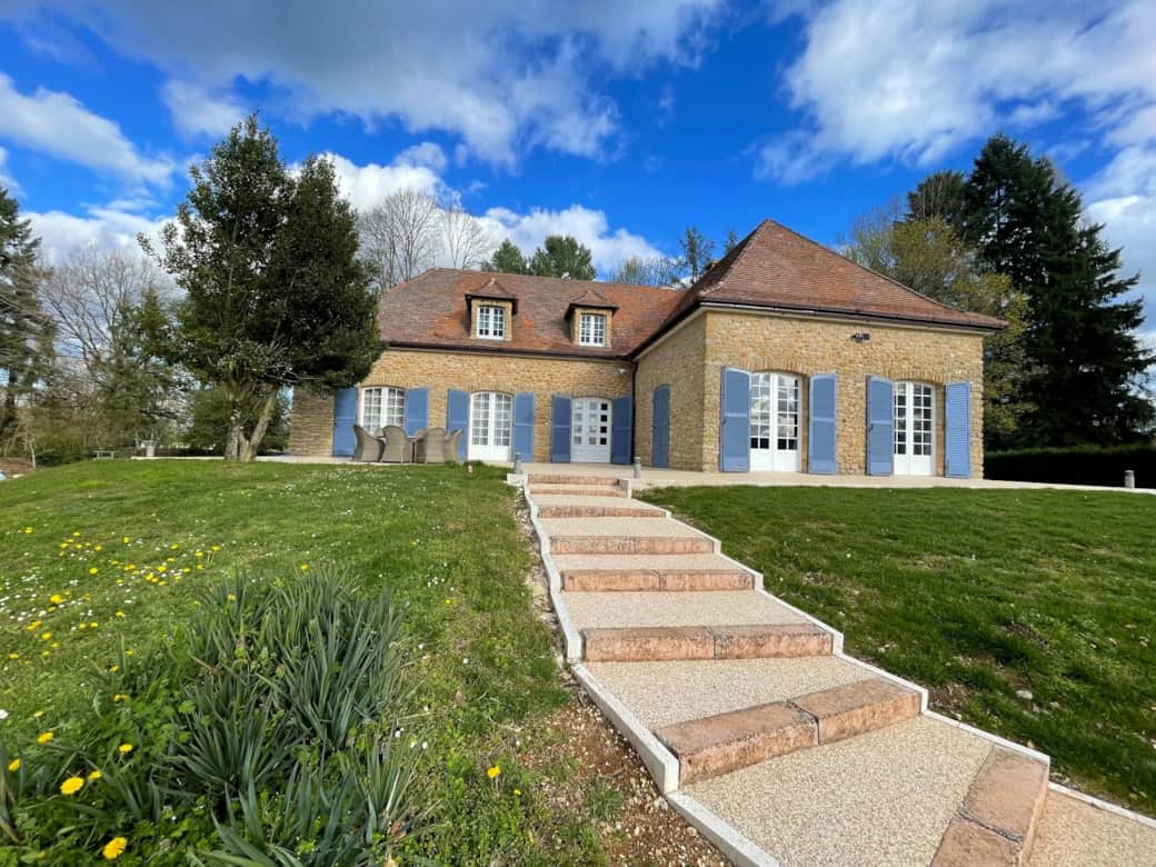 Traditional Dordogne stone holiday home near Monpazier with private pool