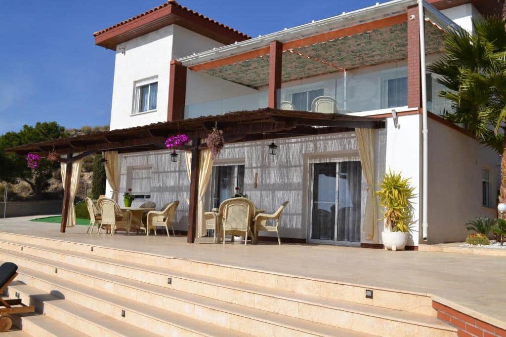 Villa with pool and terrace